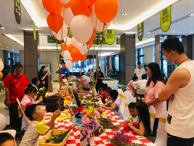 金輝·優(yōu)步學府美好集市活動現(xiàn)場